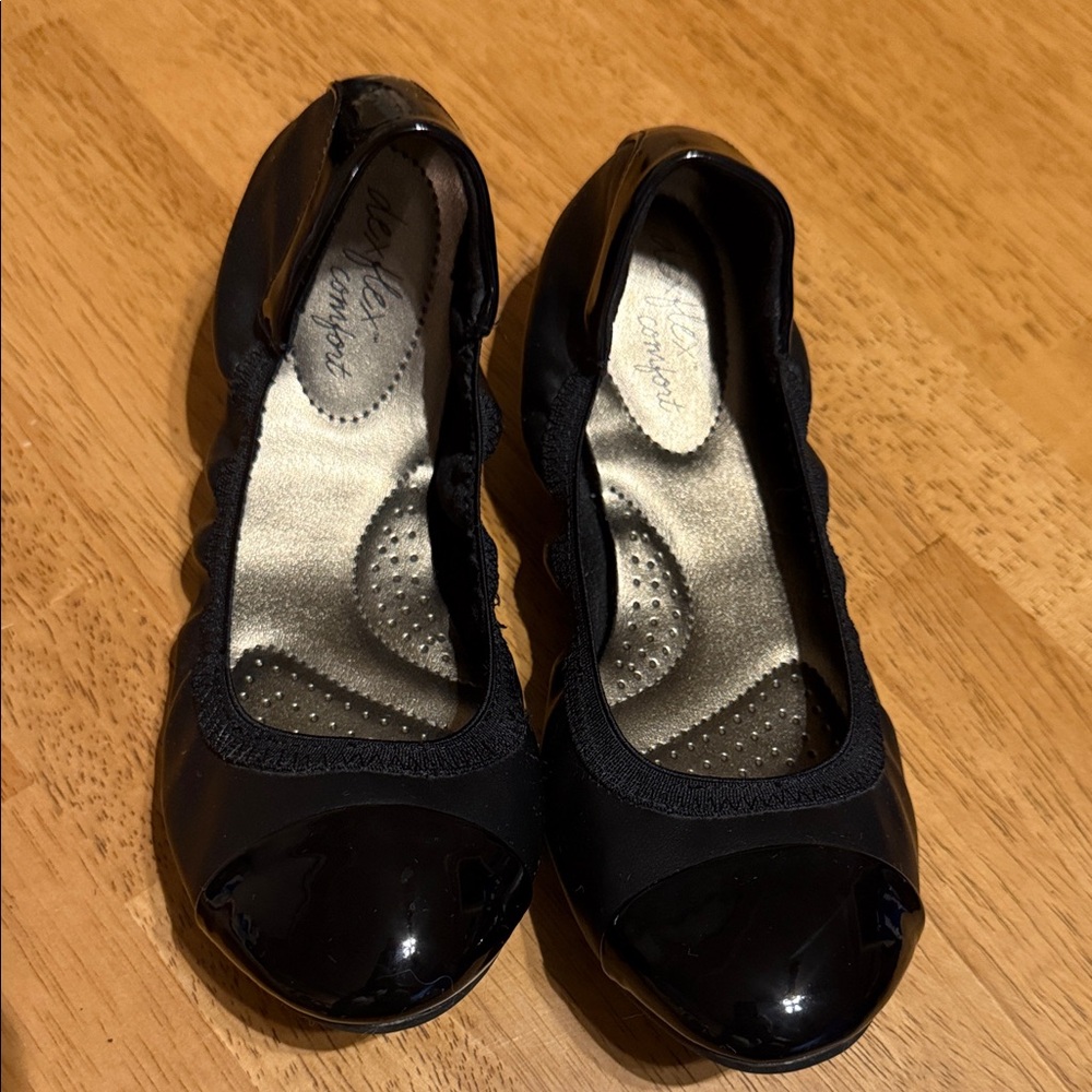 Dexflex Comfort Glossy Black Flats